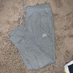 Like new large Nike joggers